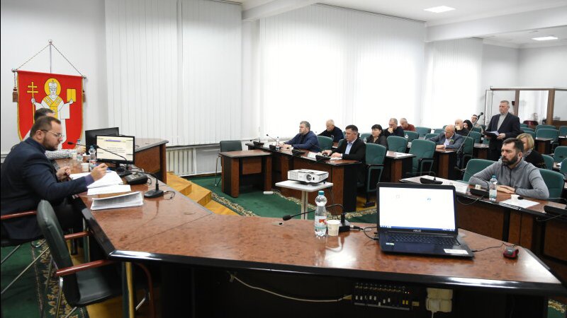 Луцькрада готує понад 100 позовів до власників приміщень, які перевели квартири під комерцію, – мер Поліщук