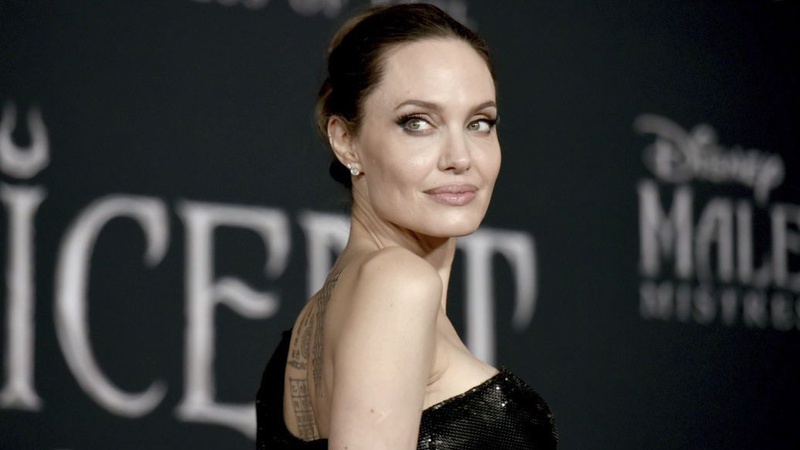 Анджеліна Джолі у французькому глянці висловила захоплення українцями