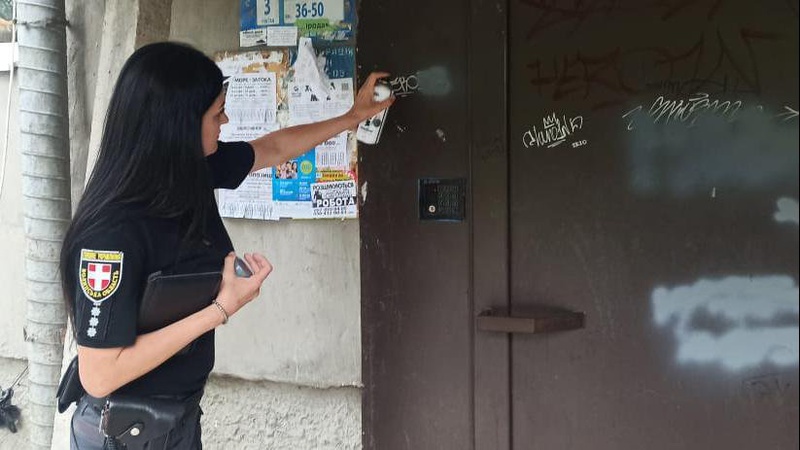 У Луцьку замальовували рекламу наркотиків. ФОТО