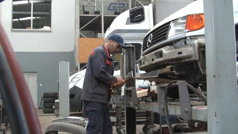 Сільський вчитель з Волині робить у Польщі машини для ЗСУ