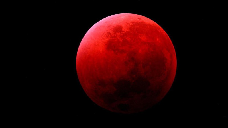 Такого не буде до 2025 року: завтра на небі зійде «кривавий» Місяць