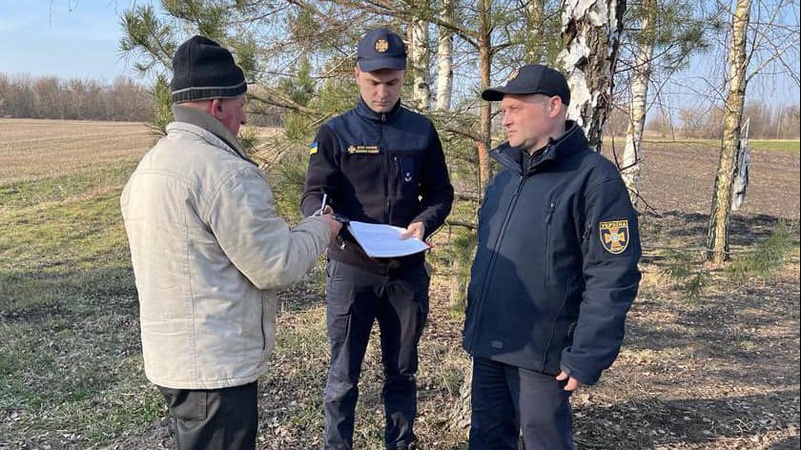 Рятувальники розшукали чоловіка, який спалив поле біля Луцька