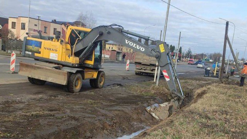 На волинських трасах облаштовують водовідведення