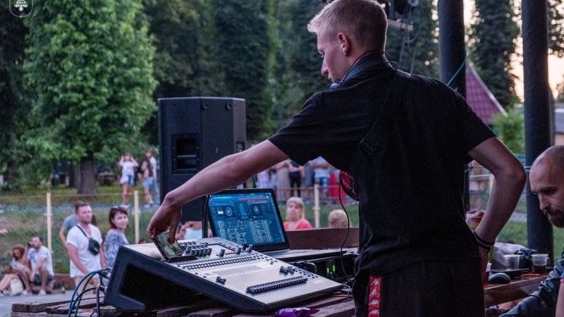 Танці, змагання та пісенні конкурси: Нововолинськ відсвяткував День молоді. ФОТО