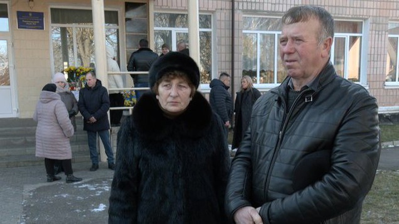 У Рожищенському ліцеї відкрили меморіальні дошки загиблим воїнам, які навчалися у закладі