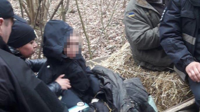 «Безсилий лежав біля болота»: семирічний школяр із Волині ночував в очереті