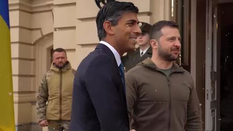 Прем’єр Великобританії прибув до України