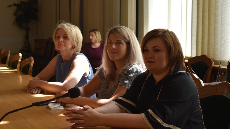 Як у Волинській ОДА держслужбовців вітали. ФОТО