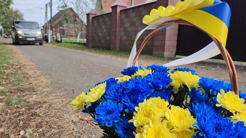 На Волині провели в останню дорогу Героя Андрія Степанова. ФОТО