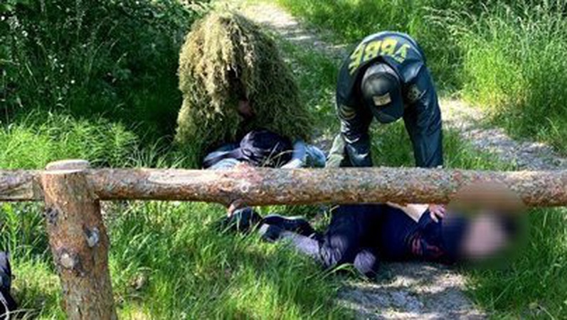 Двоє ухилянтів пропонували волинському прикордоннику 2 тисячі доларів хабаря за втечу за кордон