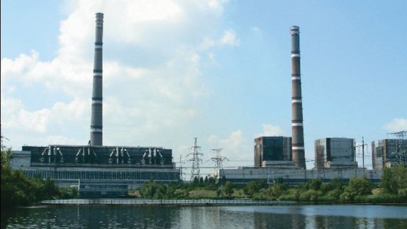 Росіяни обстріляли Запорізьку ТЕС в Енергодарі: можливо є загиблий та поранені