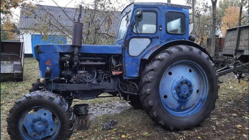П’яний водій трактора у Луцькуому районі в’їхав у паркан, чоловік хотів відкупитися від поліцейських