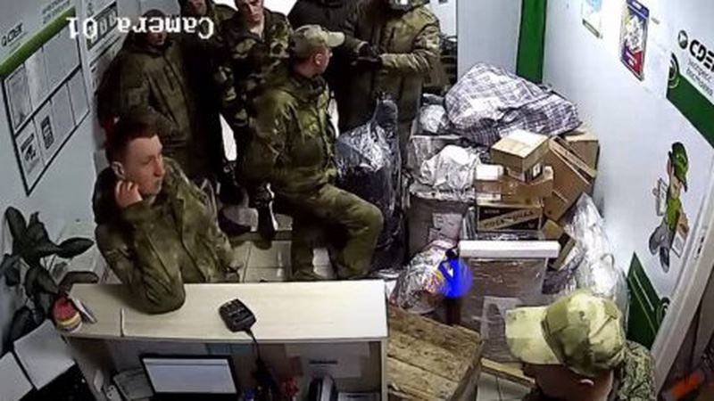 Крісло, кондиціонер і навіть стіл: що відправляють додому мародери-окупанти