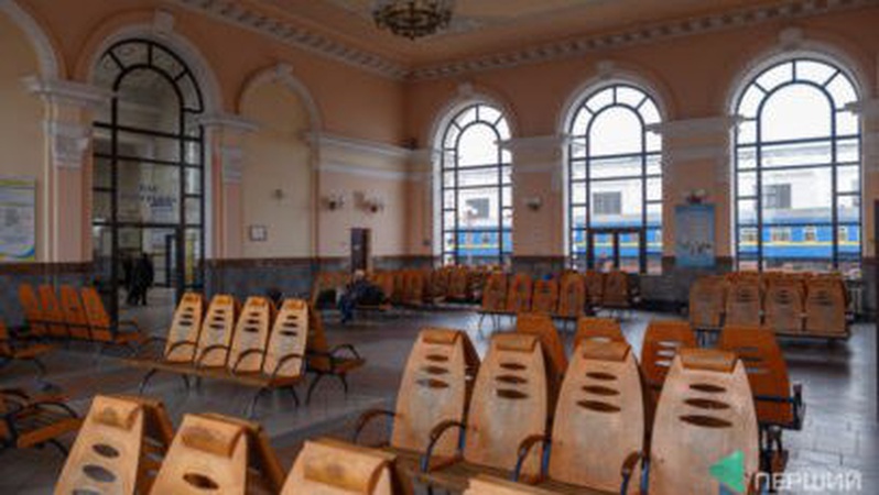 У Ковелі на вокзалі жінка обікрала молодого волинянина