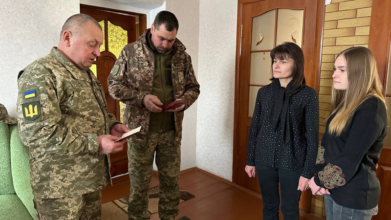 Родині Героя з Волині вручили посмертну нагороду захисника