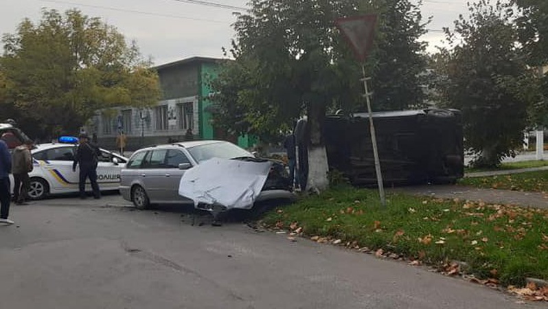 У Ківерцях в аварії перекинувся бус