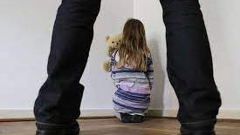 У Торчині 31-річний чоловік розбещував доньку