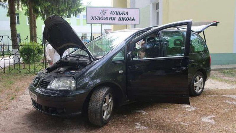 Діти з Луцька за кошти від проданих в США малюнків купили авто для 14 бригади. ФОТО