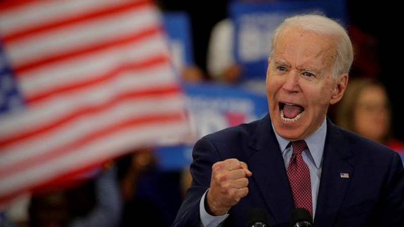 Байден обіцяє дати Україні зброю, гроші і прийняти біженців