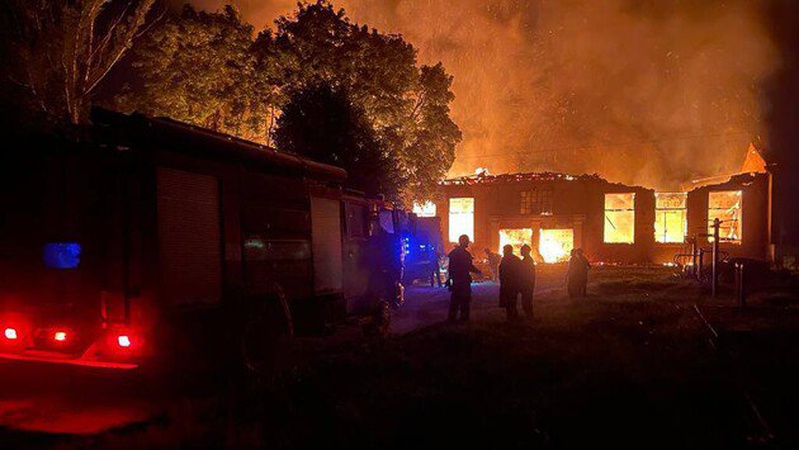 Деталі удару рф авіабомбою по центру переливання крові в Харківській області