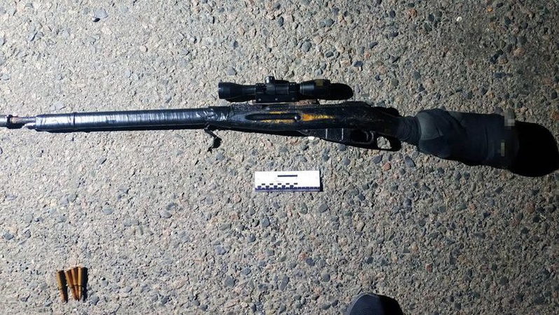 На Волині на блокпосту у чоловіка виявили незареєстровану зброю