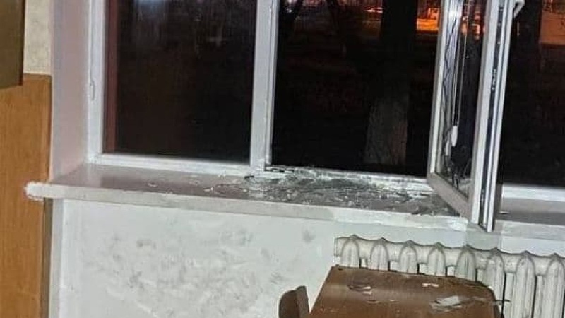 У луцькій школі невідомі вибили вікно