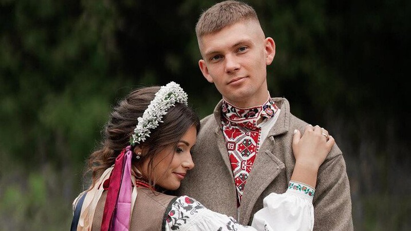 Учасник Kalush Orchestra з Волині вразив українців весільним вбранням