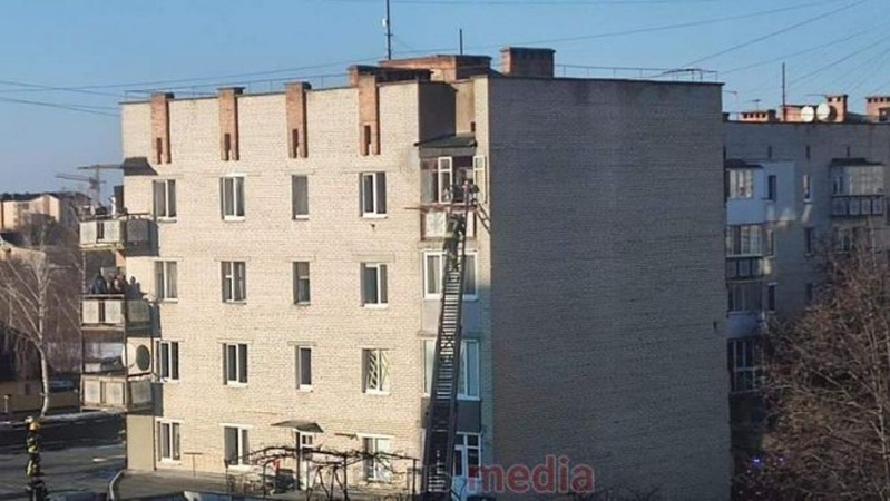 У Ковелі – пожежа: через вікно евакуйовували трьох дітей та дорослих.ФОТО