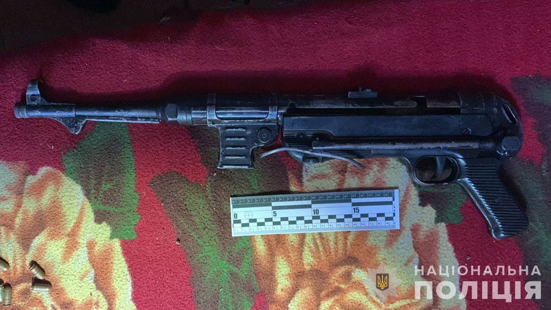 На Камінь-Каширщині під час обшуку у волинянина  вилучили зброю та гранати. ФОТО