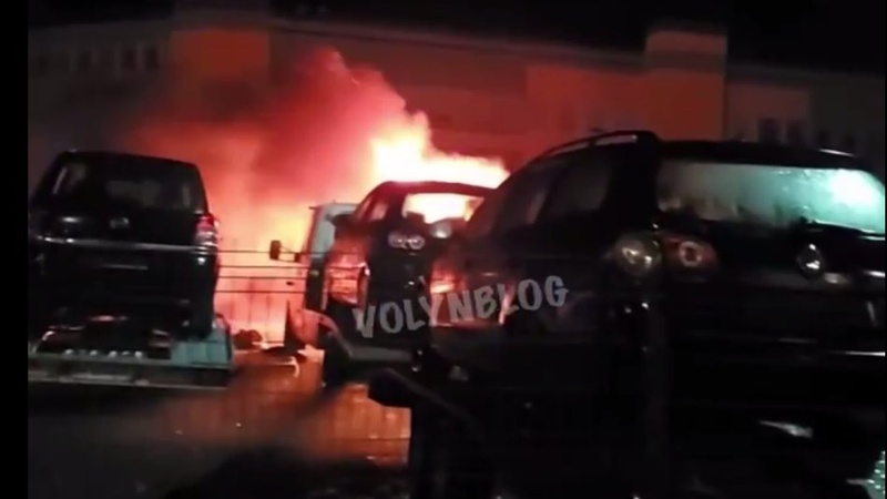 У Луцьку горіла лафета із автомобілями