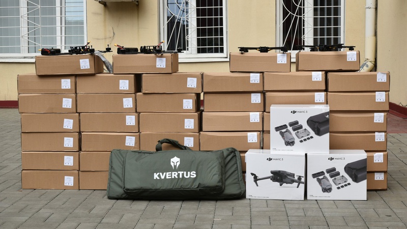 Військові частини отримали квадрокоптери від Луцької громади