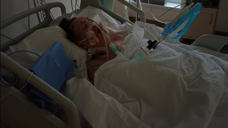 Син буде донором: мамі військовослужбовця з Луцька трансплантують печінку. Потрібна допомога