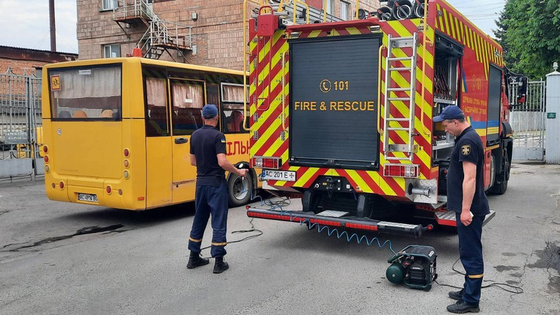 У автобуса, що привіз дітей на екскурсію до Луцька, вийшли з ладу гальма. ФОТО