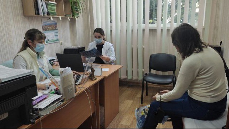 У Луцьку масово хворіють на грип та ГРВІ: у поліклініках черги