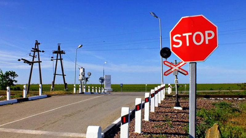 На Волині тимчасово закриють залізничний переїзд