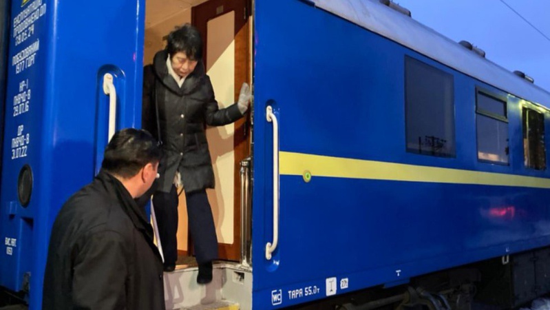 До України з візитом прибула голова МЗС Японії