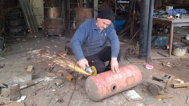 Волинянин виготовляє автоклави із газових балонів