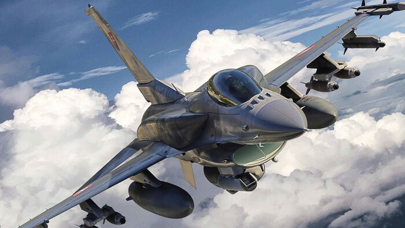 У США перша група українських пілотів закінчила навчання на F-16