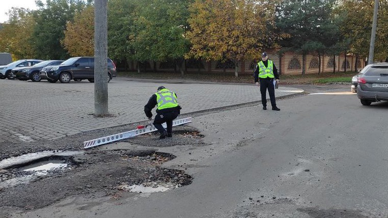На Волині обстежують стан доріг