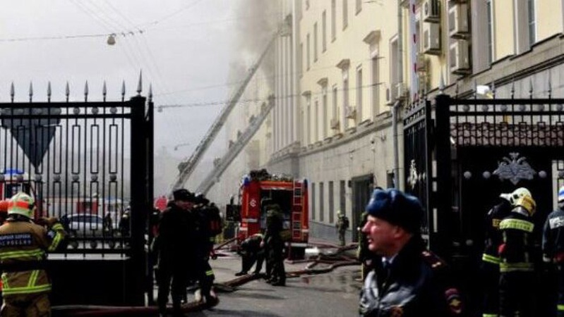 У москві горить будівля міноборони рф