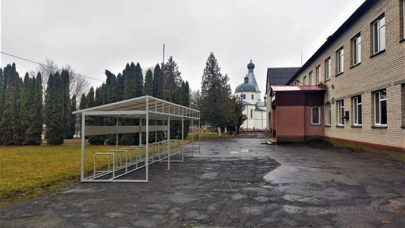 У селі поблизу Луцька облаштували шкільну велопарковку