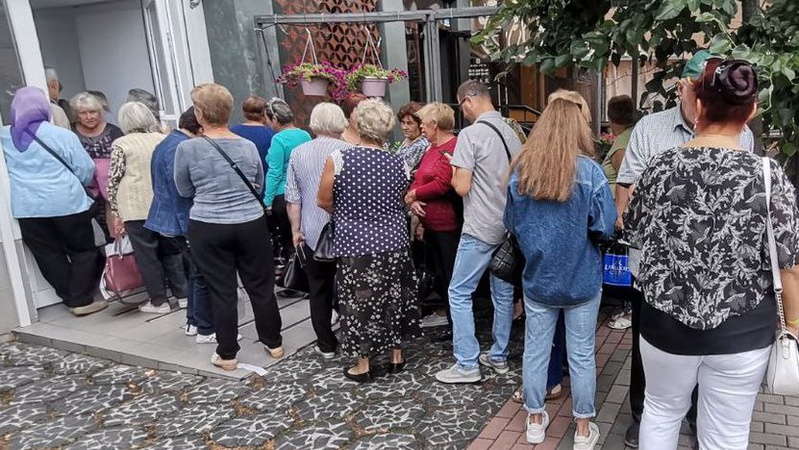 Гроші від міжнародних організацій або чому у Луцьку черги біля банкоматів