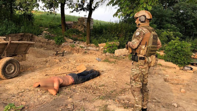 На Волині банда наркоторговців щомісяця виготовляла і збувала дурману на мільйон. ФОТО. ВІДЕО