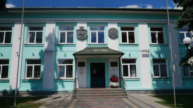 Голова фракції за кордоном, а повноваження не складає: скандал у міськраді на Волині