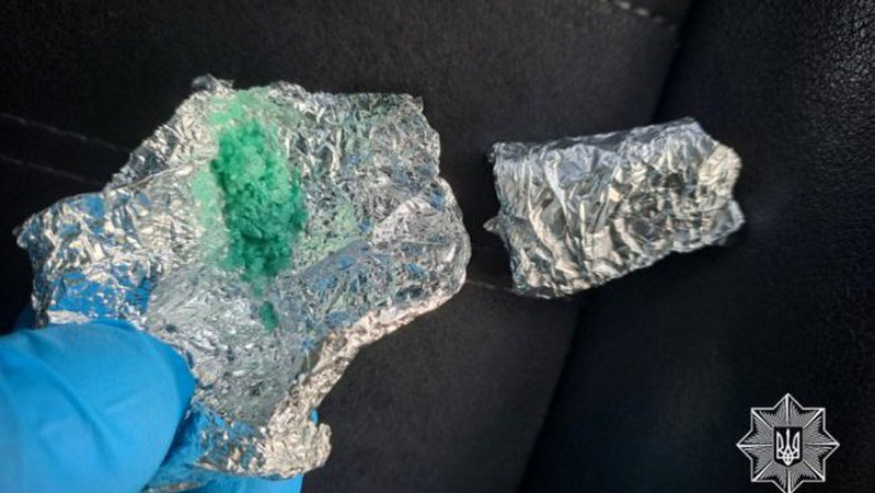 У Луцьку затримали чоловіка з наркотичними речовинами. ФОТО