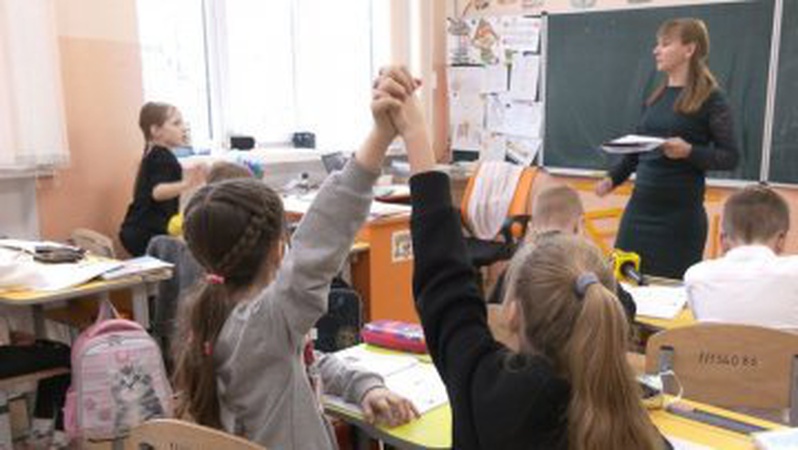 Більшість шкіл на Волині продовжують працювати в змішаній формі