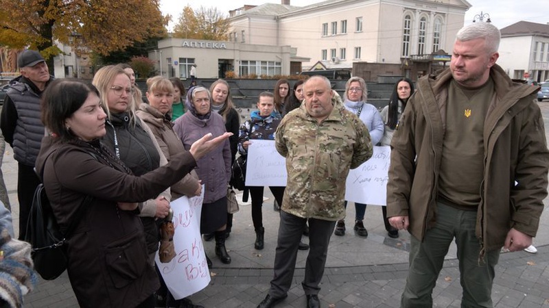 Право на демобілізацію: у Луцьку відбувся мирний пікет