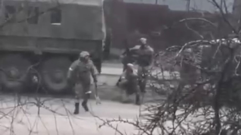 СБУ перехопила розмови окупантів, які кажуть, що почали їсти собак та ґвалтувати неповнолітніх