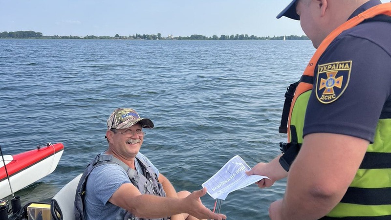 Волинські рятувальники провели інформування щодо безпеки на воді
