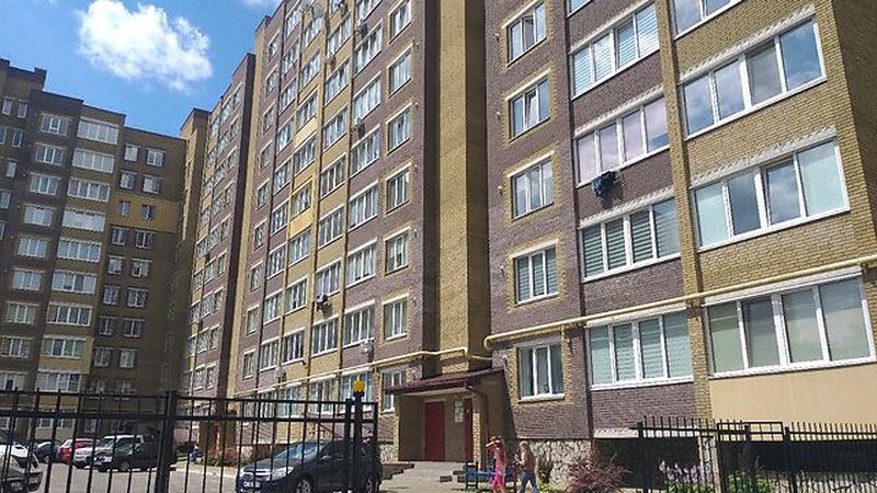 У Луцьку з 6-го поверху випала 71-річна жінка